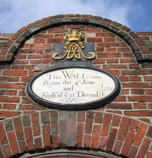Portsmouth Dockyard 1711 pediment (2008)
