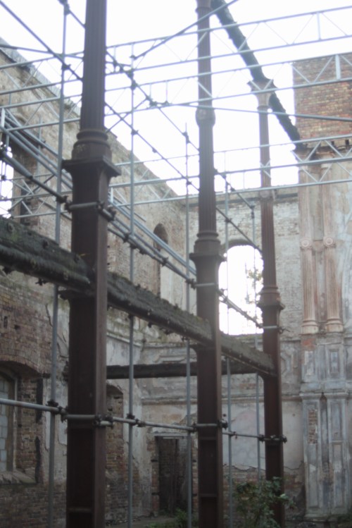 5. Canon 4 Oct 2014 212 Sheerness Church gallery pillars